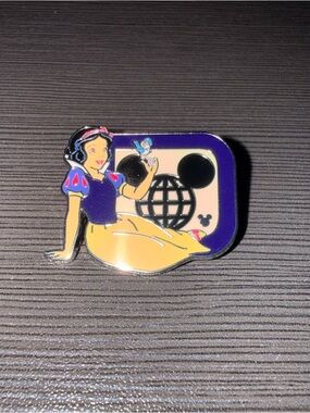 Snow White Disney 2025 Wave B Hidden Mickey Pin